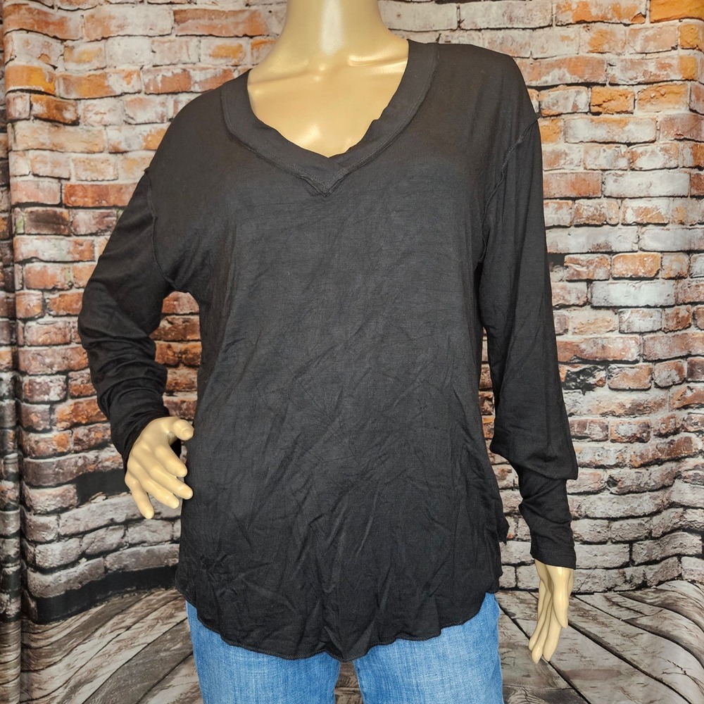 LuLaRoe Vickie Top Long Sleeve V-Neck Black Solid Seam Detail Women Medium NWT